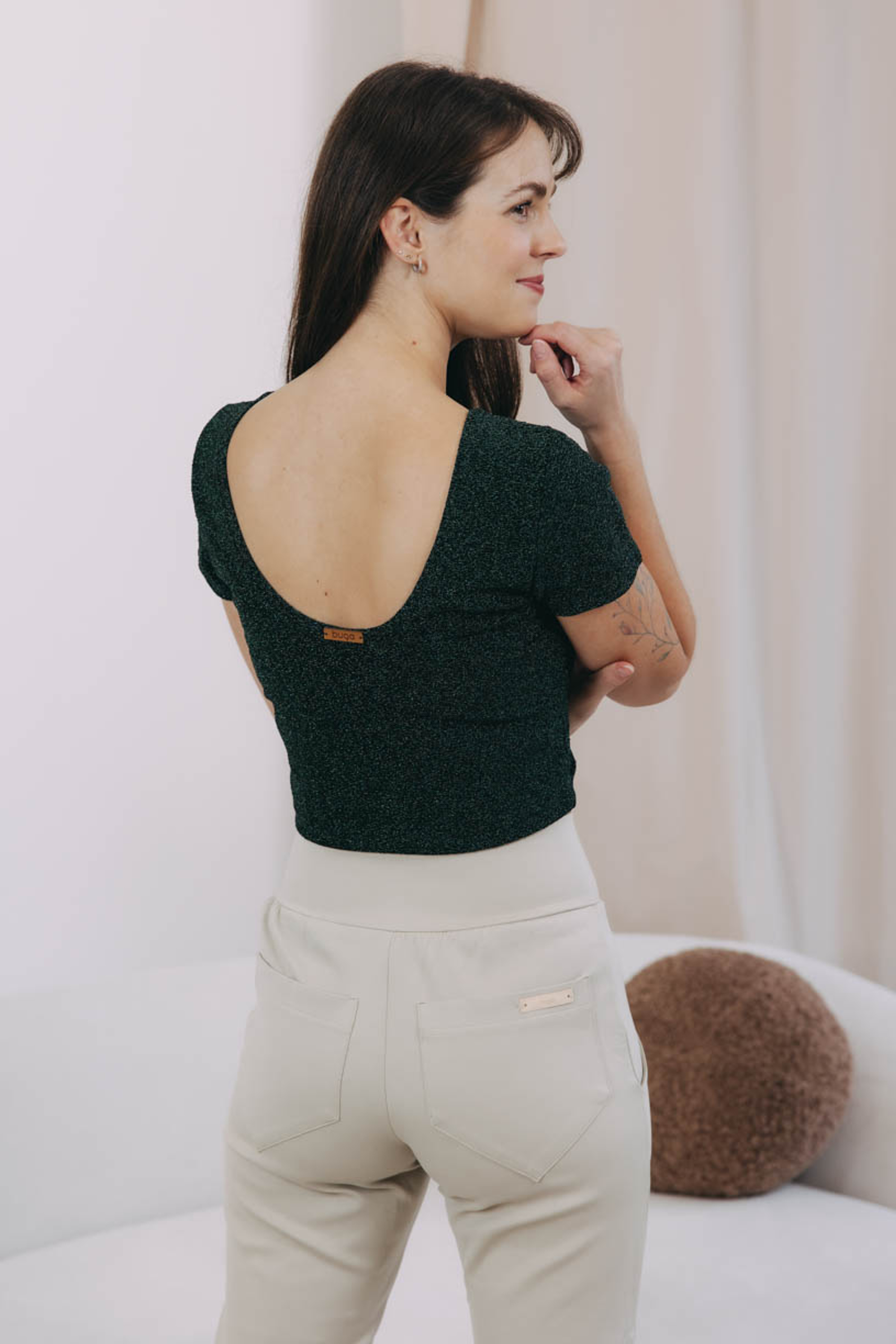 Káťa má na sebe pri svojej výške 170 cm veľkosť XS.