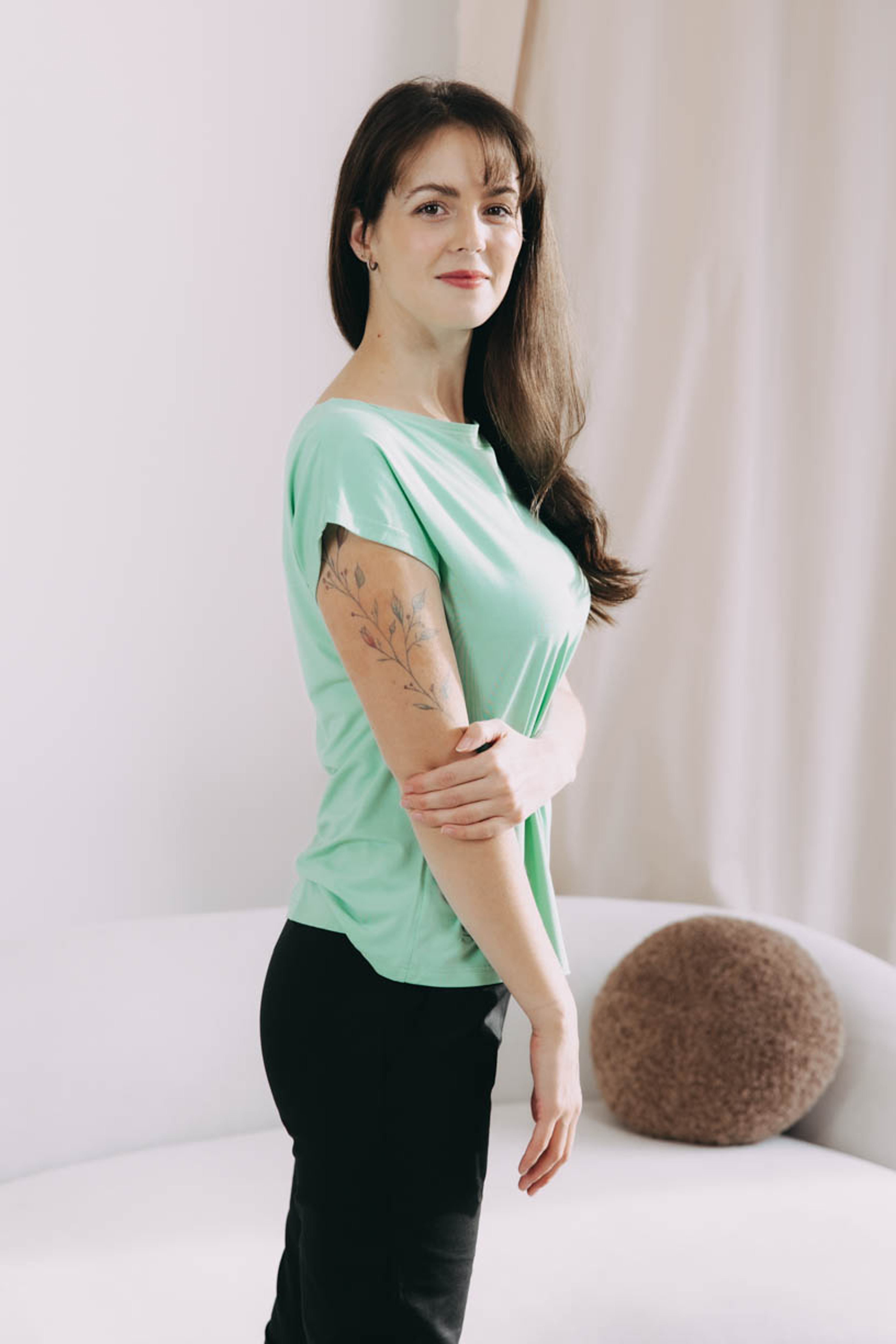 Káťa má na sebe pri svojej výške 170 cm veľkosť XS.