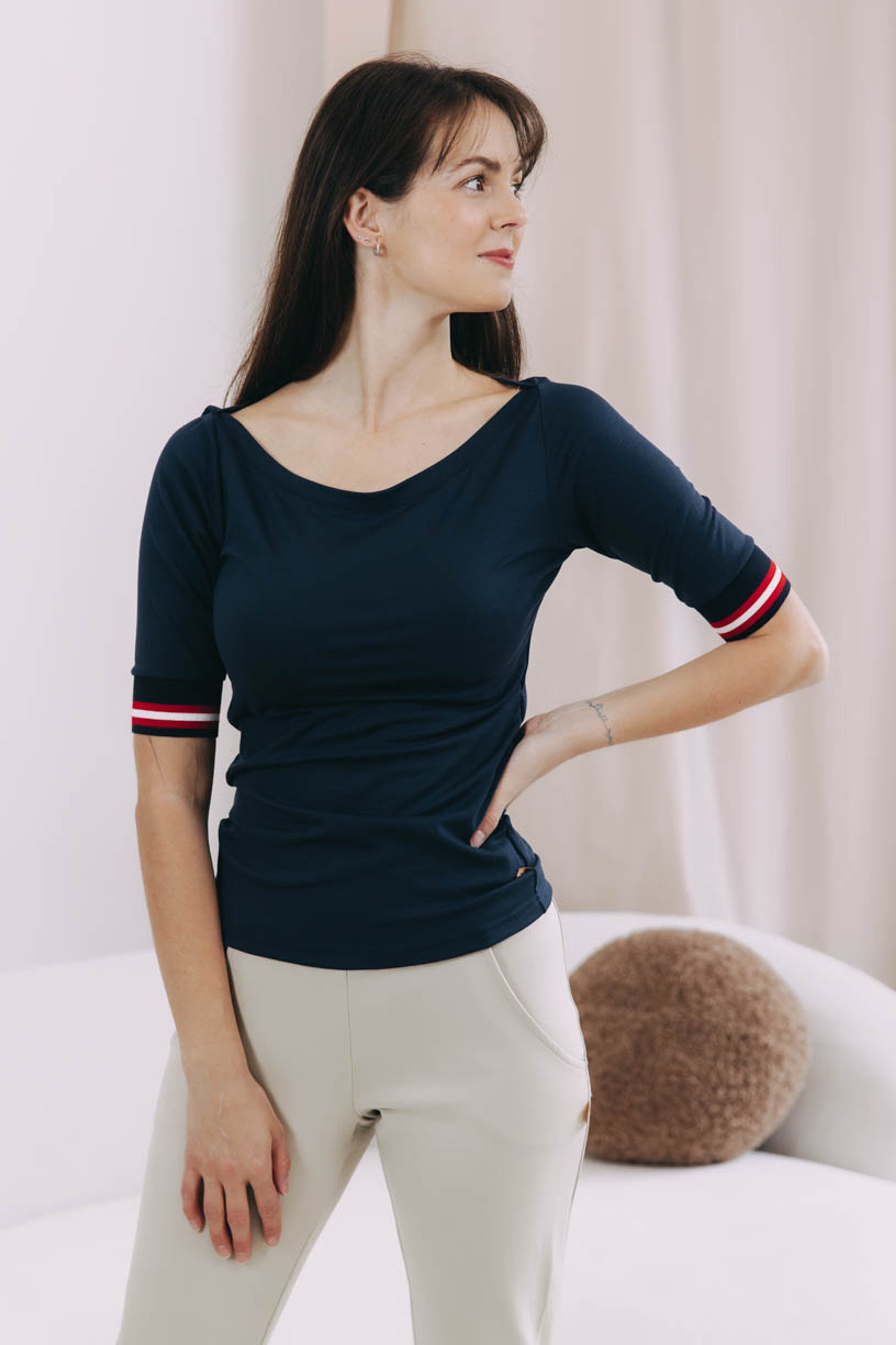 Káťa má na sebe pri svojej výške 170 cm veľkosť XS.