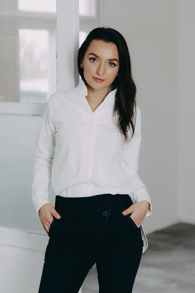 Kačka má na sebe pri svojej výške 170 cm veľkosť XS.