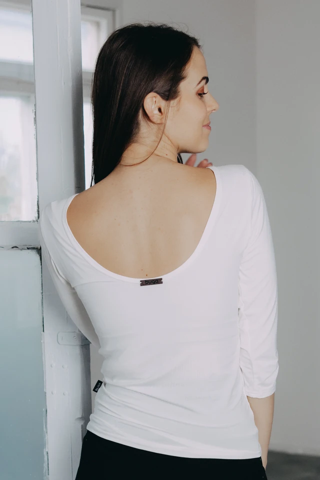 Káťa má na sebe pri svojej výške 170 cm veľkosť XS.