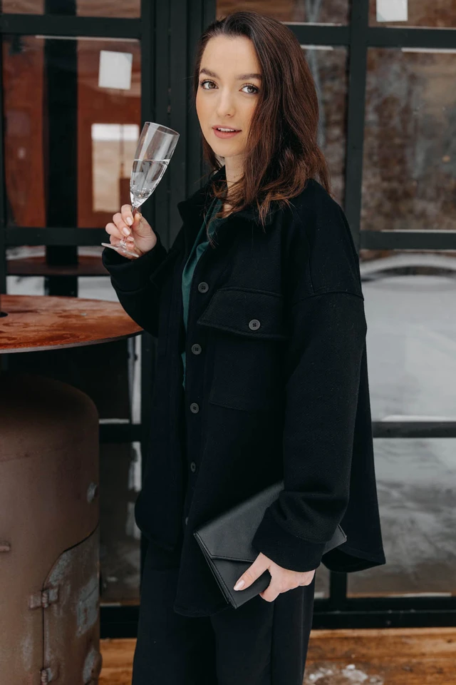 Kačka má na sebe pri svojej výške 170 cm veľkosť S.