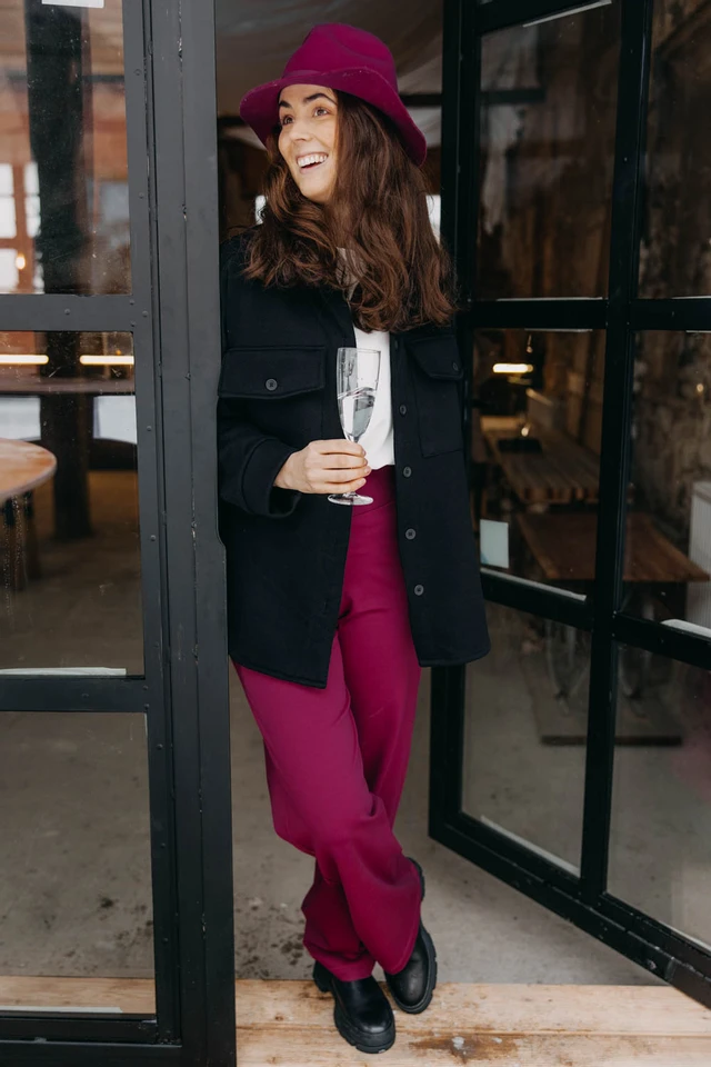 Káťa má na sebe pri svojej výške 170 cm veľkosť S.