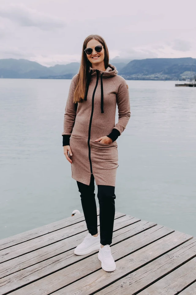 Dita má na sebe pri svojej výške 180 cm veľkosť M.