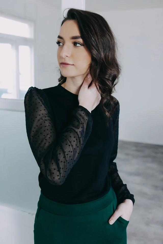 Kačka má na sebe pri svojej výške 170 cm veľkosť XS.