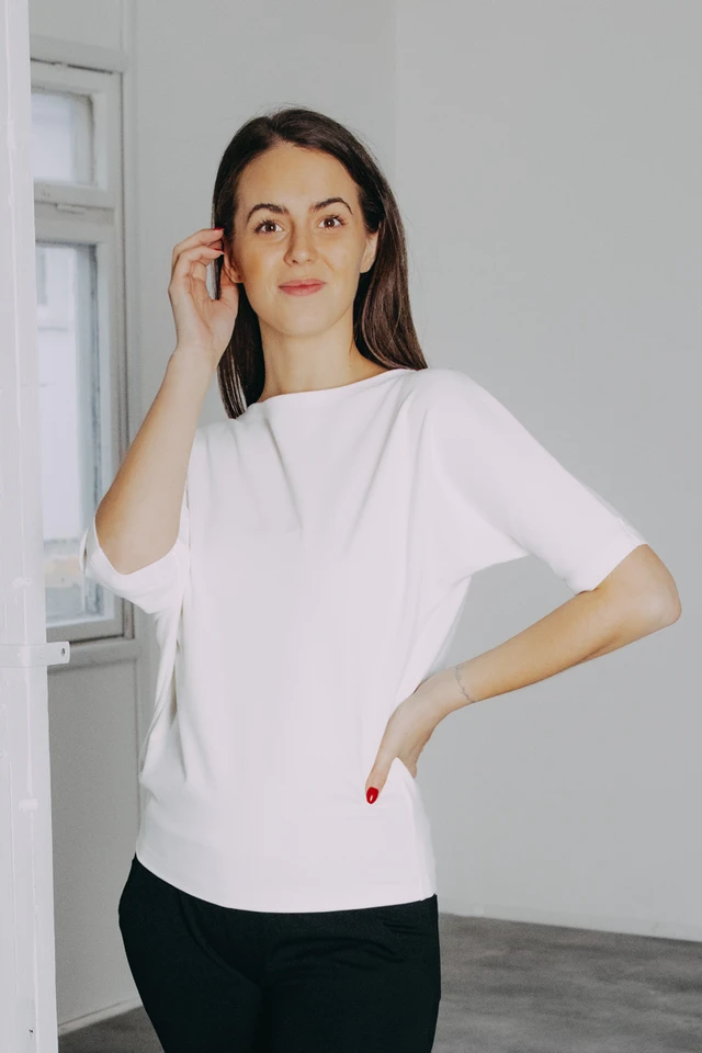Káťa má na sebe pri svojej výške 170 cm veľkosť XS/S.