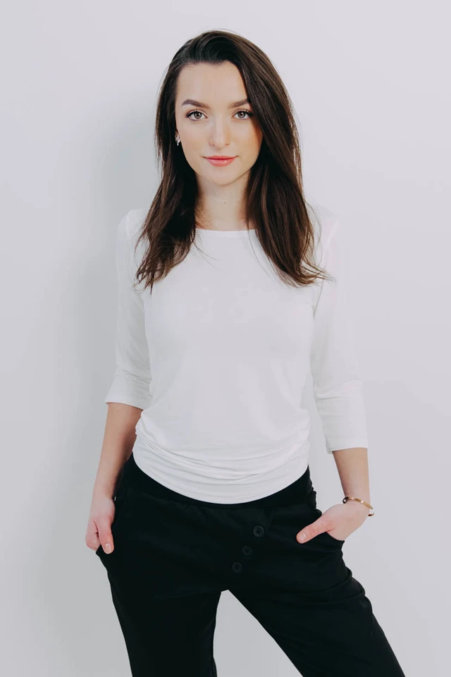 Kačka má na sebe pri svojej výške 170 cm veľkosť XS.