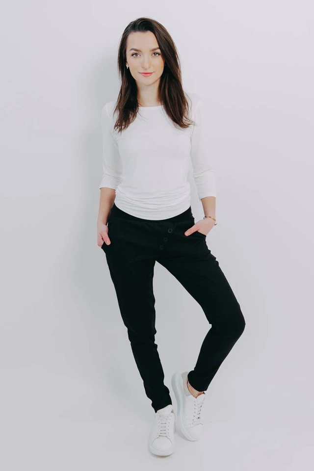Kačka má na sebe pri svojej výške 170 cm veľkosť XS.