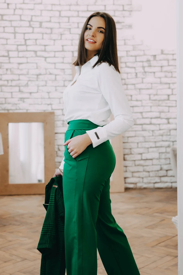 Natka má na sebe pri svojej výške 172 cm veľkosť S.
