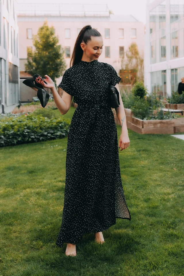 Ivana má na sebe pri svojej výške 178 cm veľkosť XS.