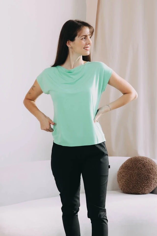 Káťa má na sebe pri svojej výške 170 cm veľkosť XS.
