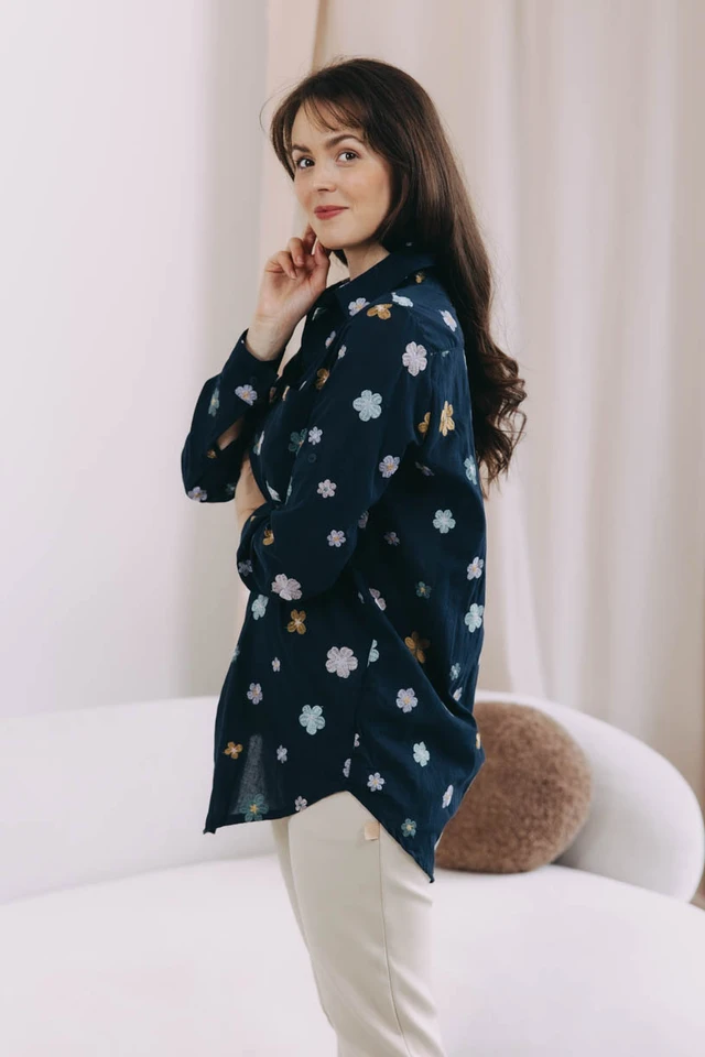 Káťa má na sebe pri svojej výške 170 cm veľkosť XS.