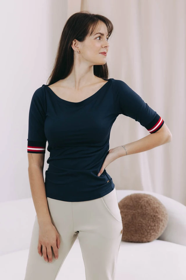 Káťa má na sebe pri svojej výške 170 cm veľkosť XS.
