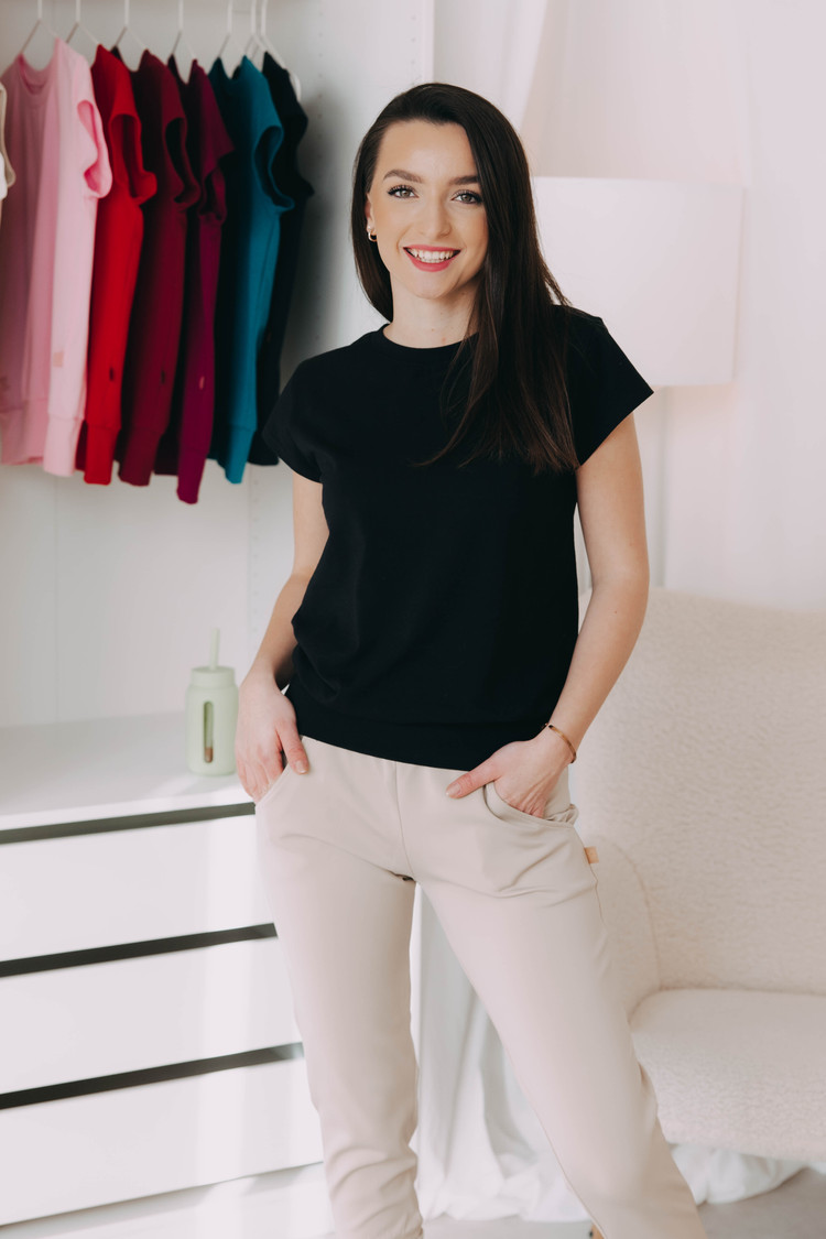 Black Tee