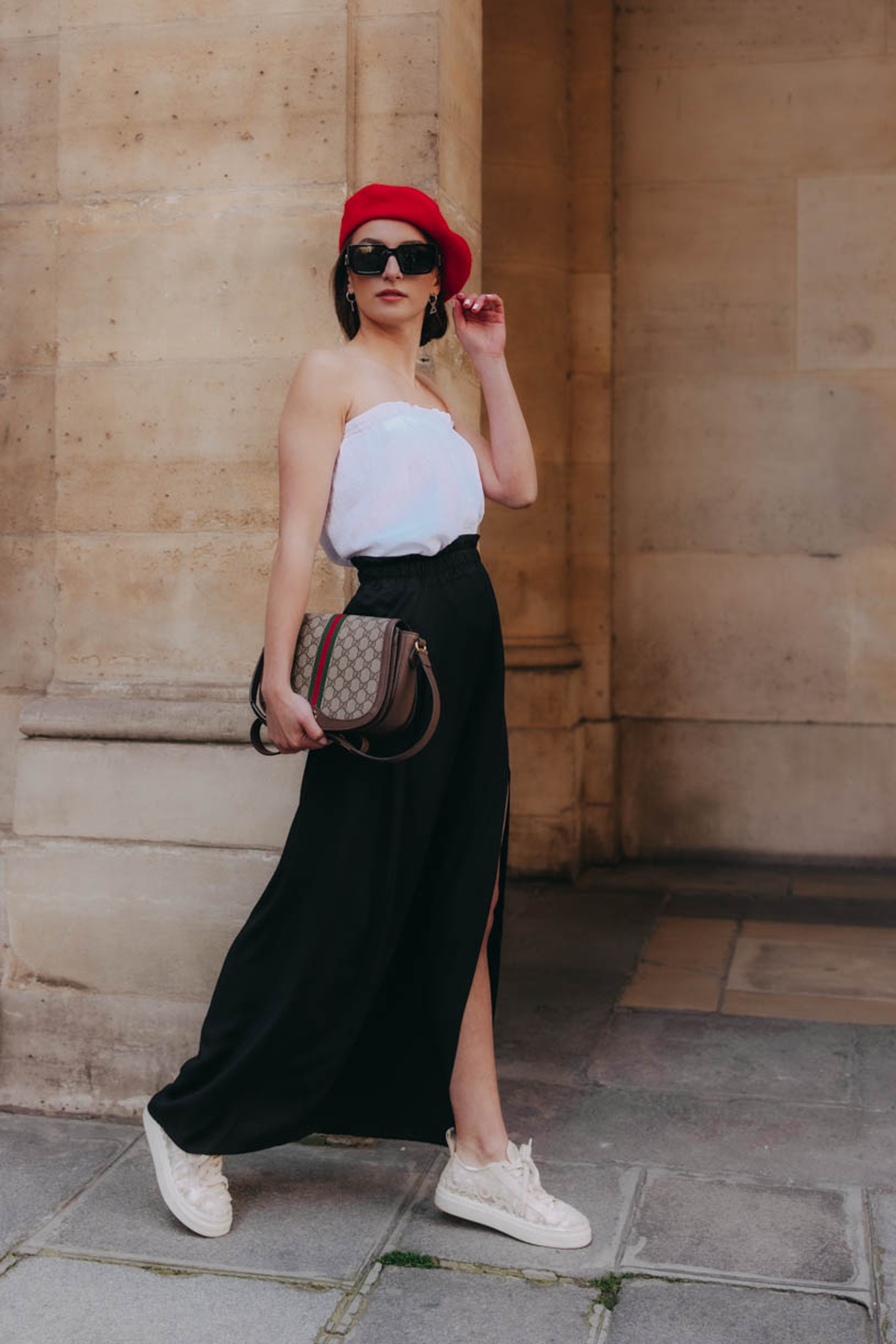 Sukne Essien Black Paris