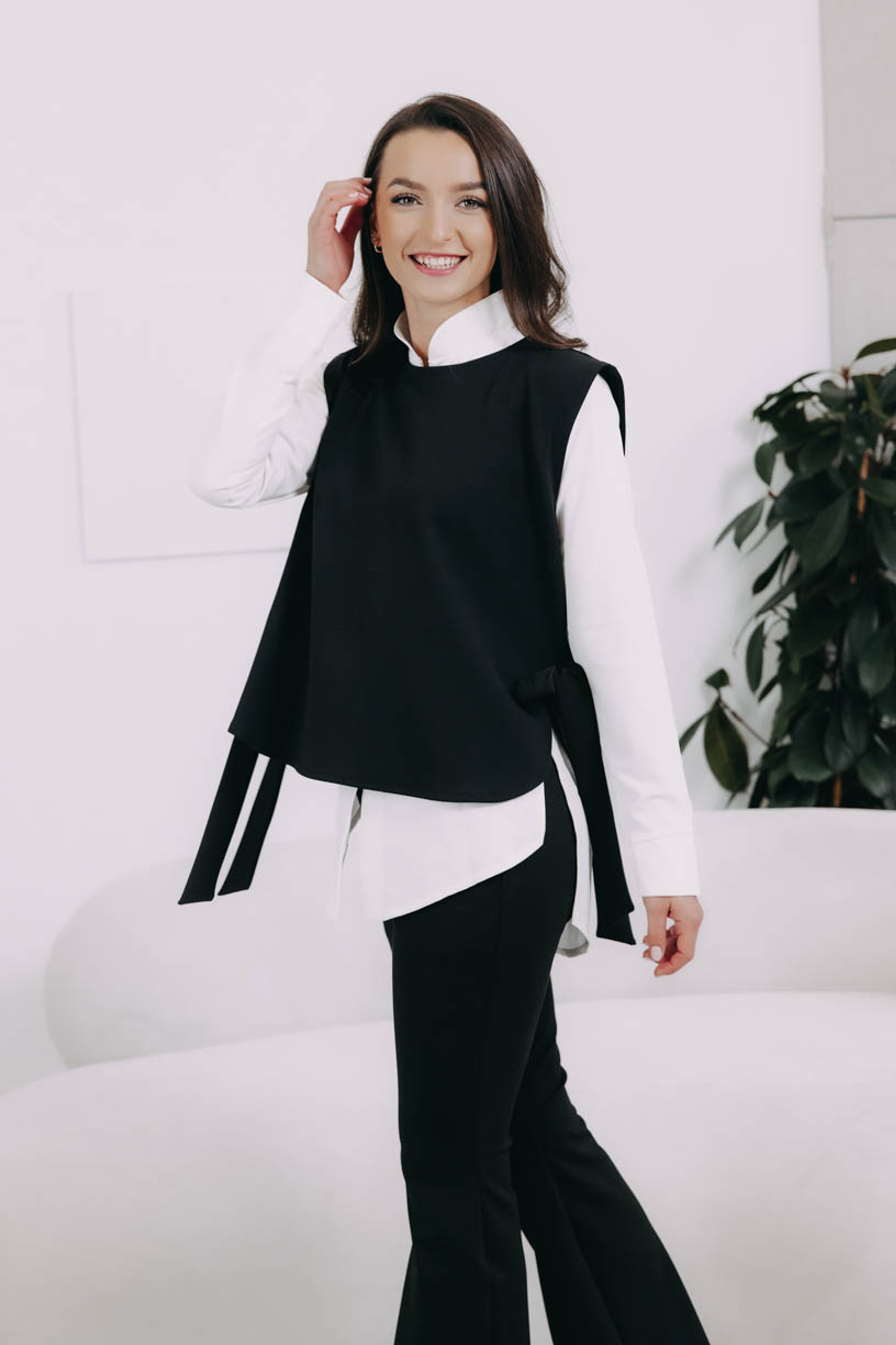 (Ne)vesta Shaida Black