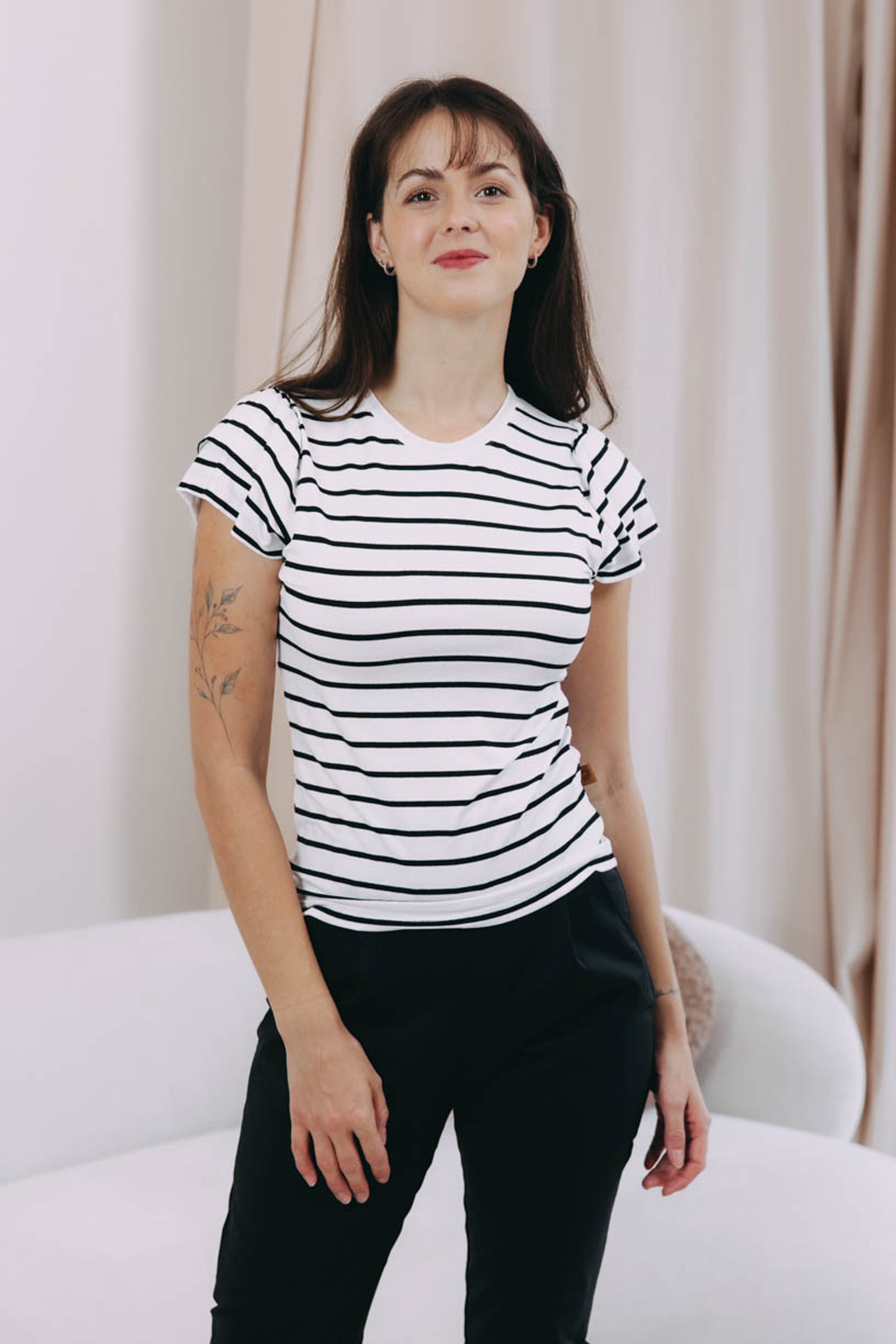 Káťa má na sebe pri svojej výške 170 cm veľkosť XS.